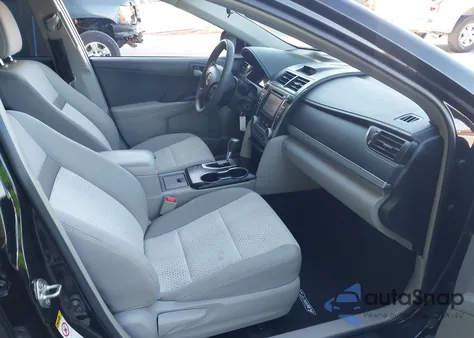 2014 Toyota Camry Le z USA, uszkodzony, nr VIN 4T1BF1FK2EU435653